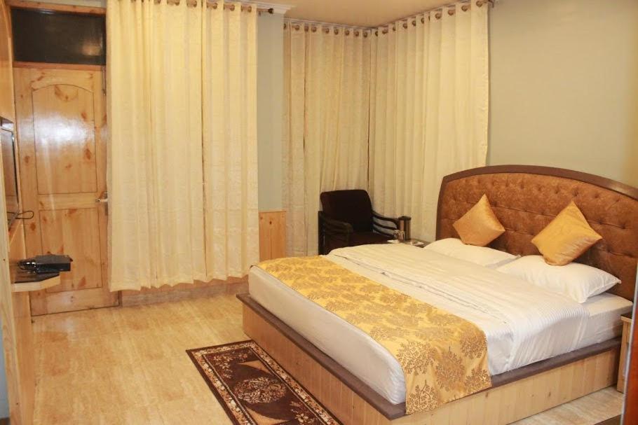 Hotel Bodh International Манали Экстерьер фото